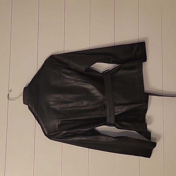 Leather jacket - Picture 2 of 8